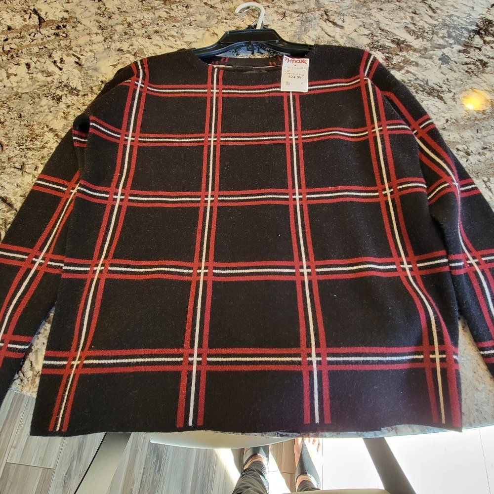 Tahari sweater
